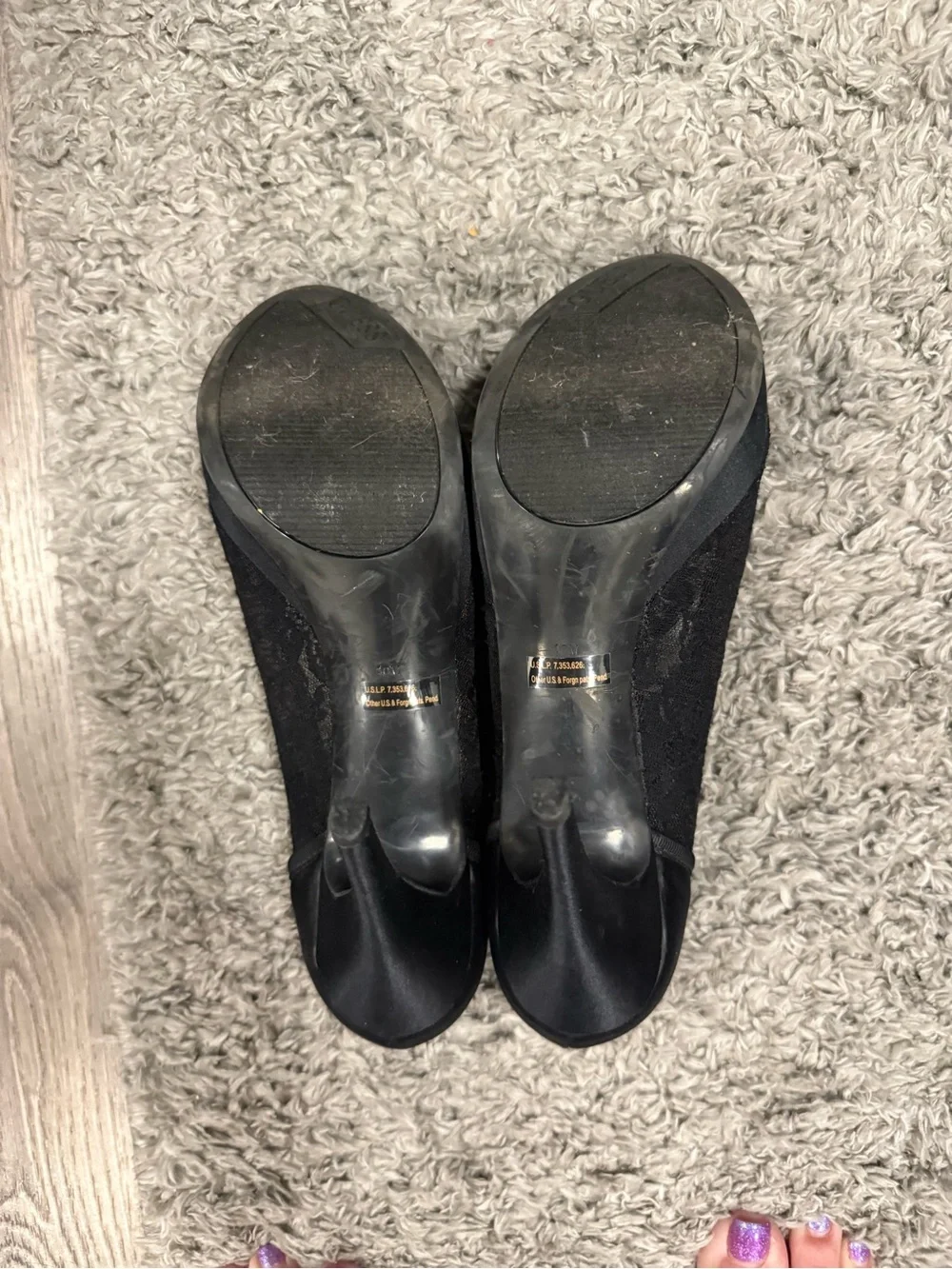 GUESS Black Lace Peep-Toe Pumps with Floral Appliqué